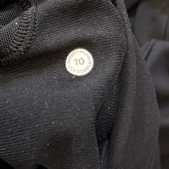 Lululemon - Picture 5 of 6